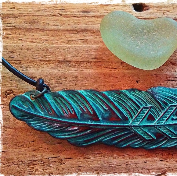 BOHO FEATHER STATEMENT NECKLACE - Picture 3 of 7